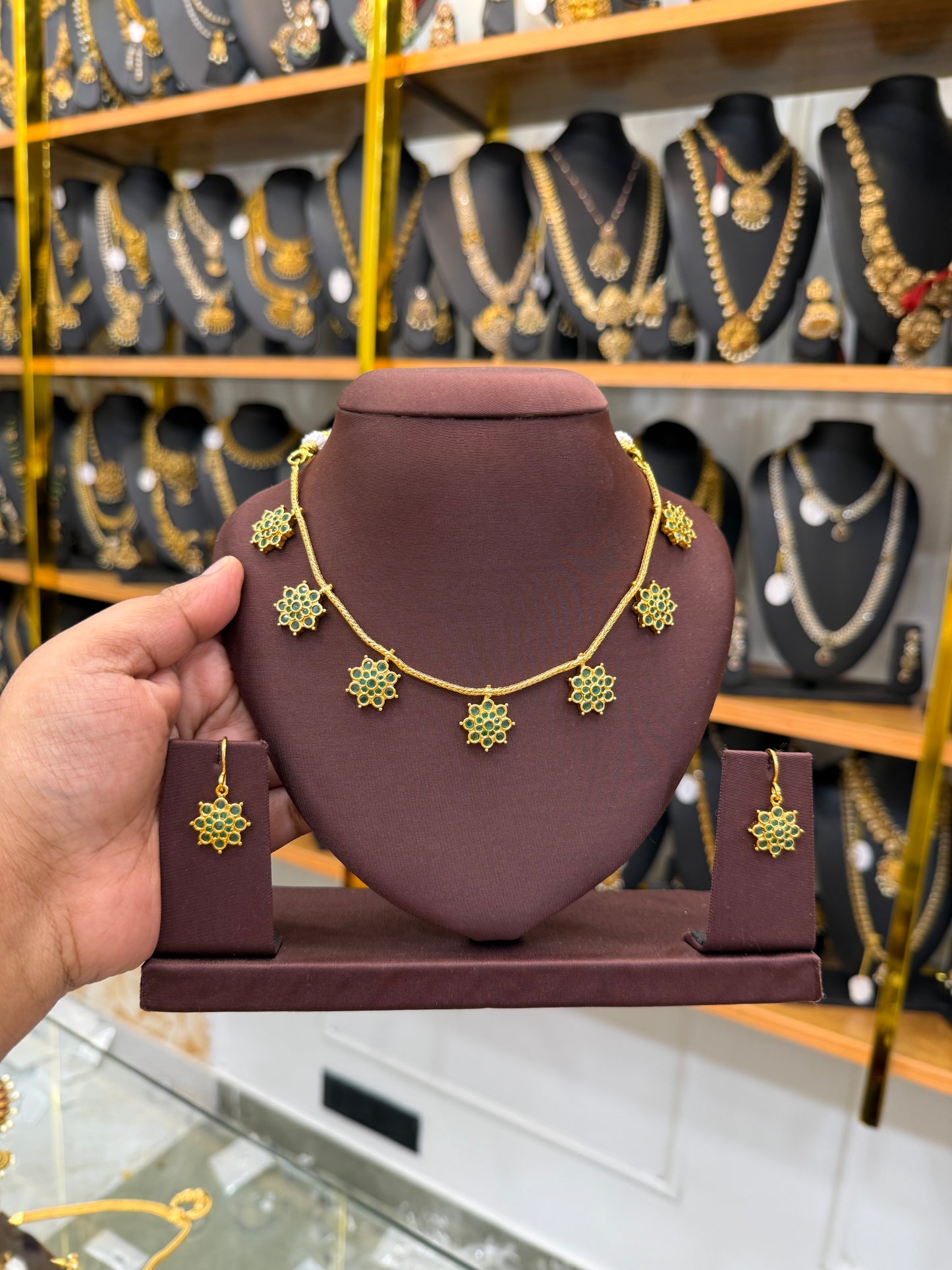 Green star invisible necklace