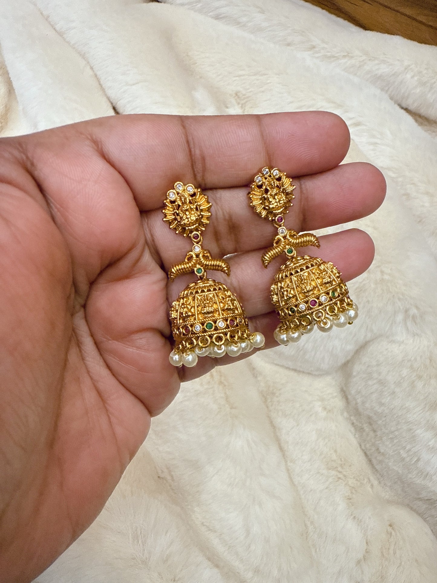 Peacock white pearls jumka