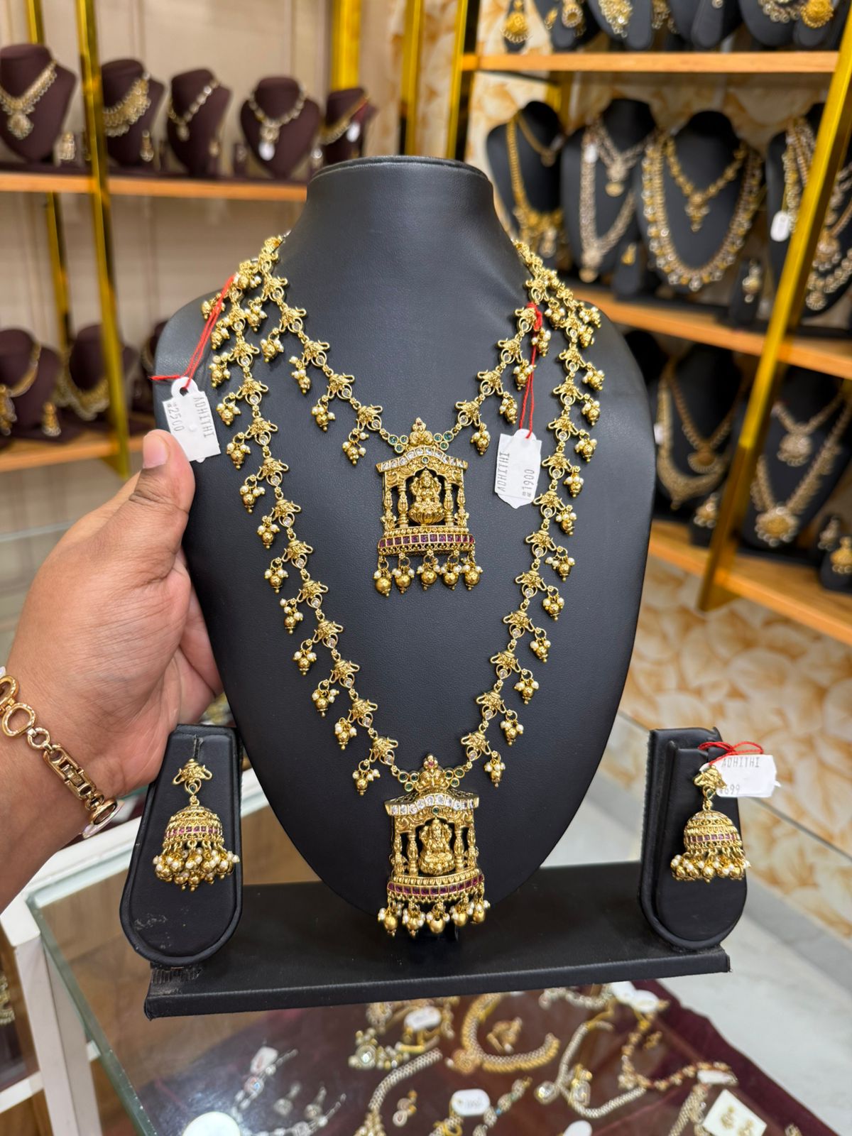 Lakshmi temple set with jumka