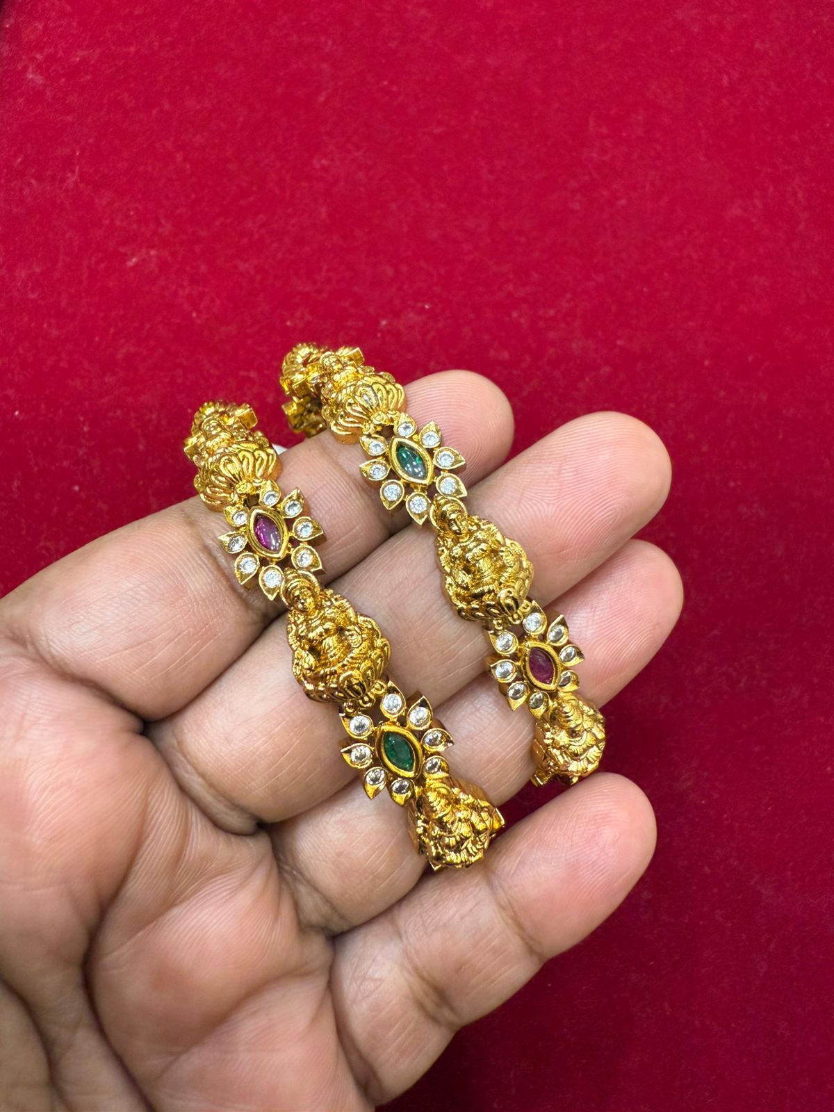 Pushpam With Lakshumi Model