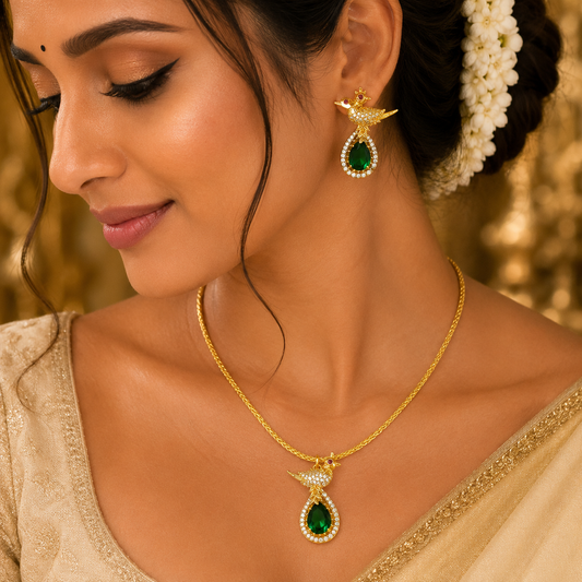 Emerald parrot necklace