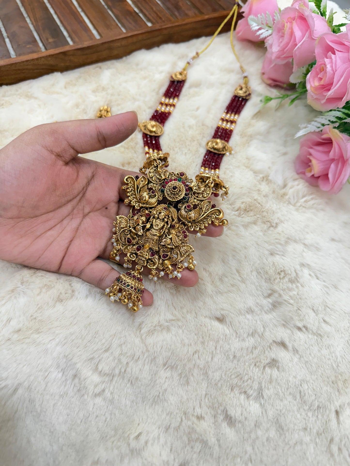 Gorgeous peacock red beads haram
