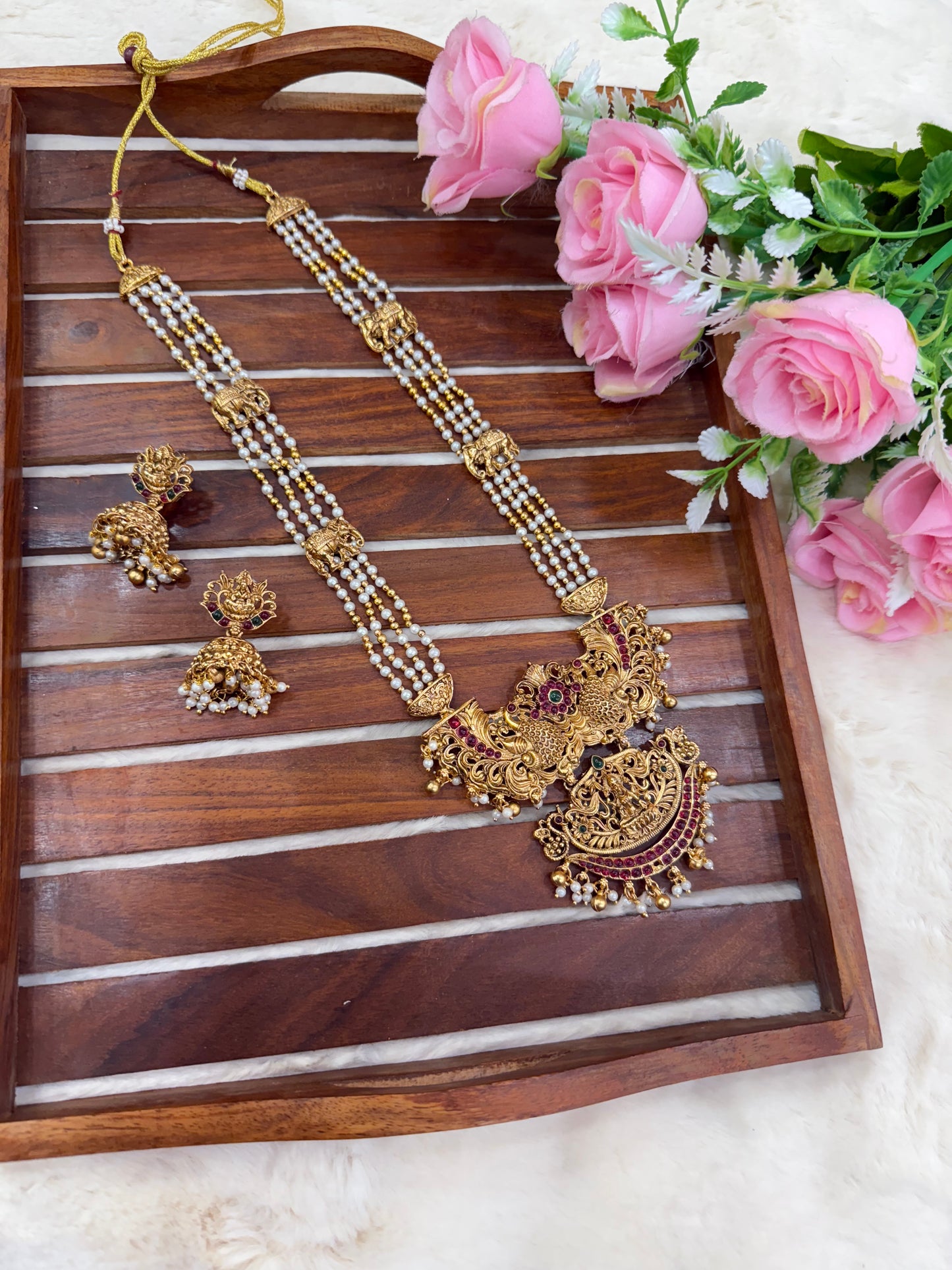 Gorgeous Lakshmi white beads haram