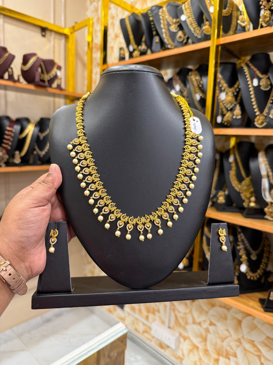 Peacock pearls haram