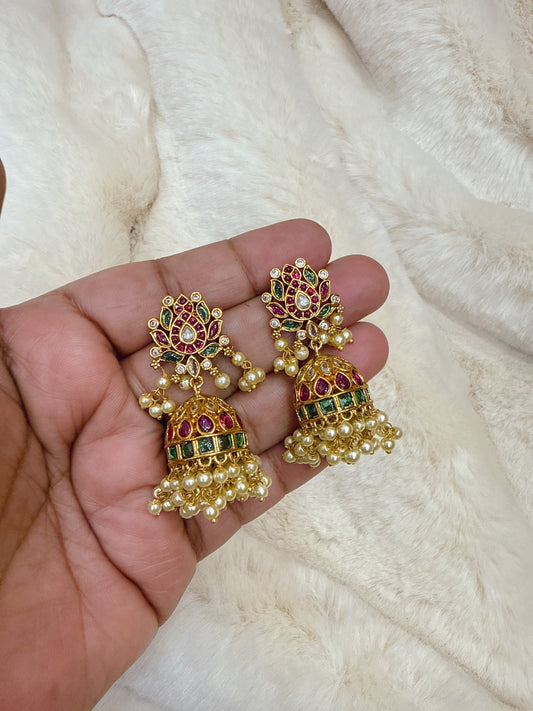 Kemp stone lotus with pearls jumka