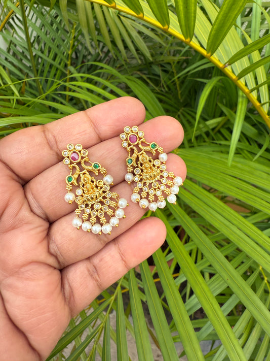 Lakshmi pearls stud