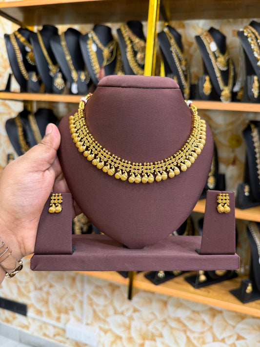 Plain Gold finish mango necklace