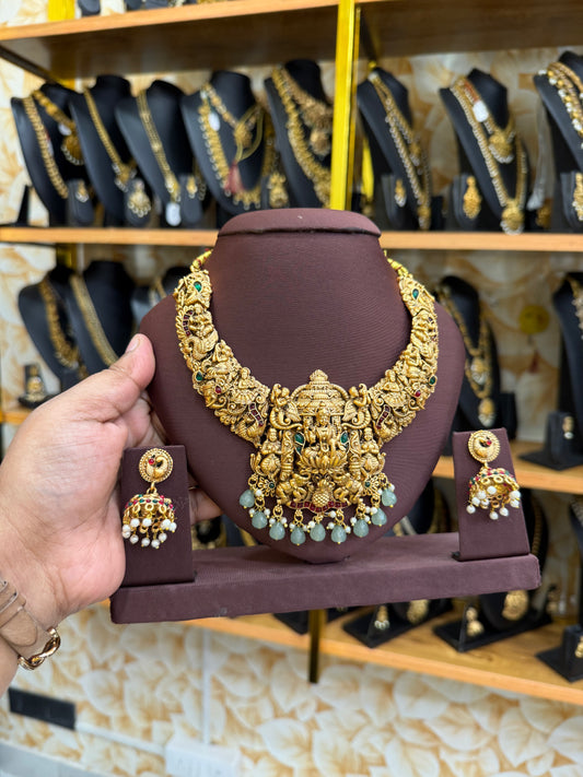 Gajalakshmi necklace with pastel green beads