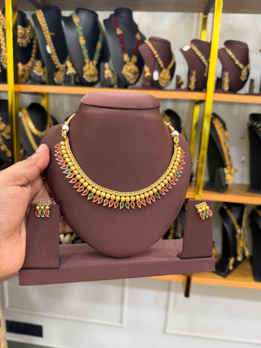 Elegant mango necklace