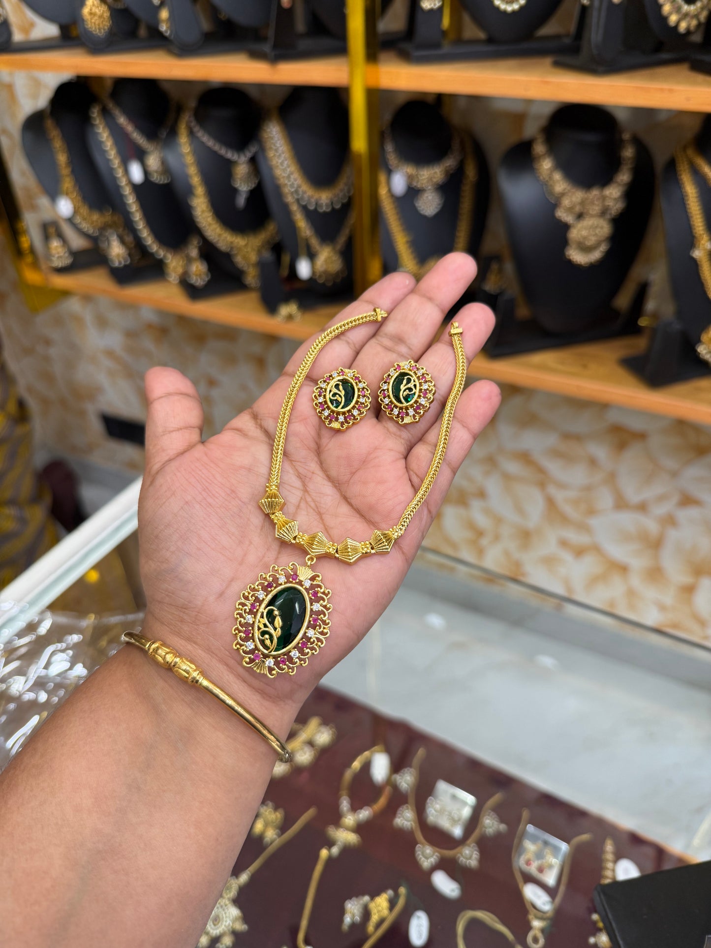 Palakka Dollar necklace