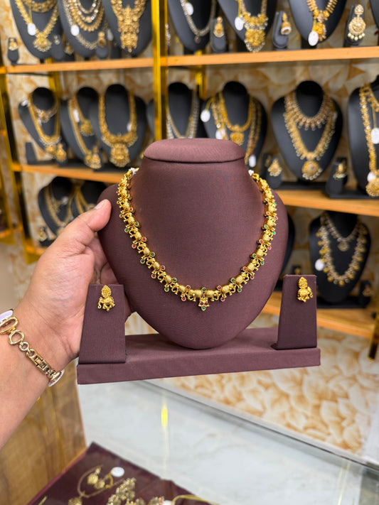 Elephant multicolour stone necklace