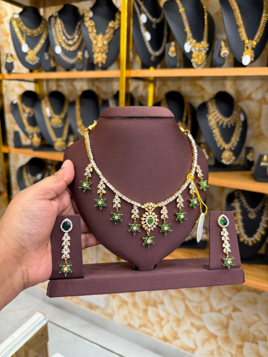 Sparkling emerald necklace