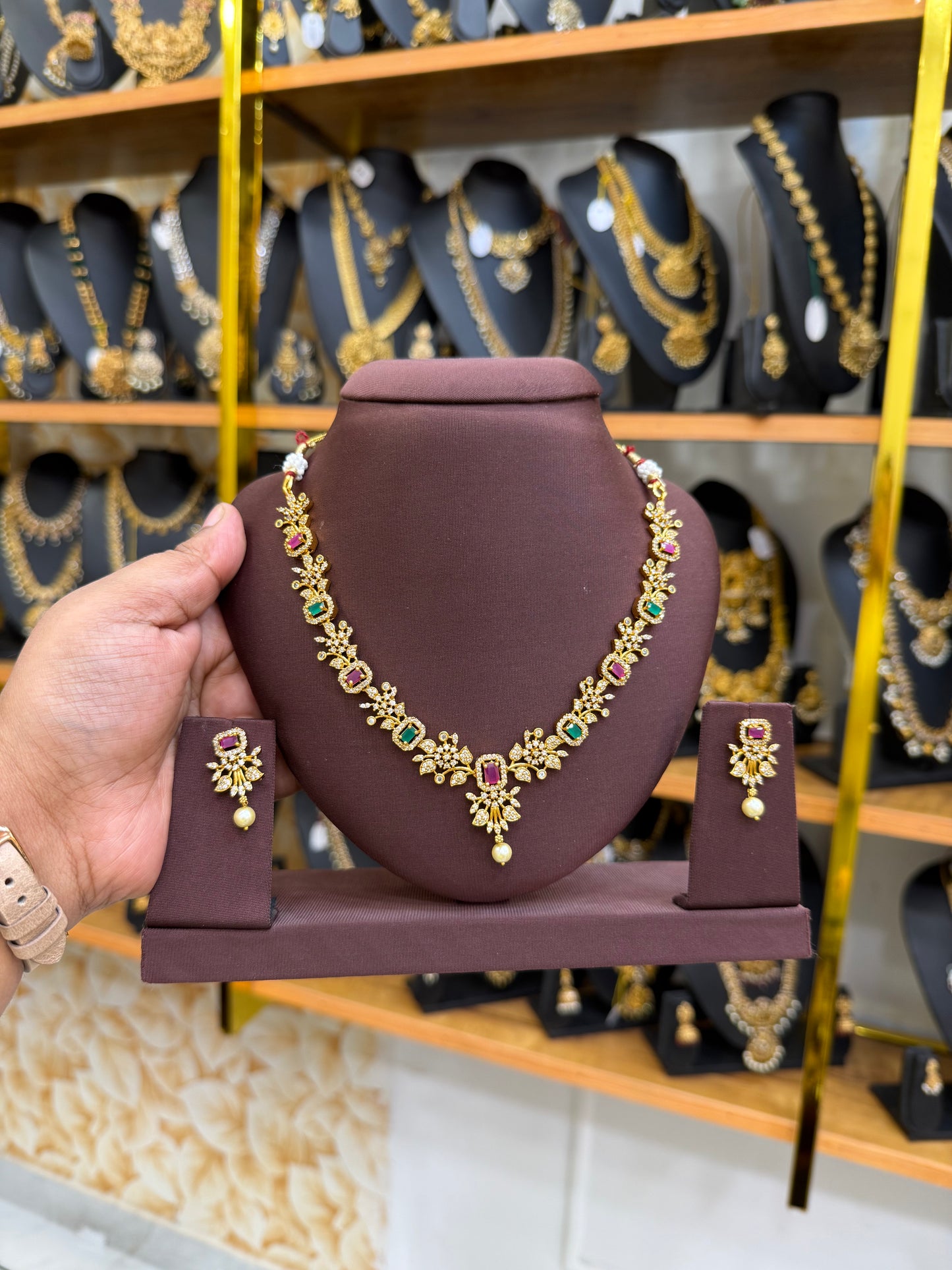 Red and green stone floral necklace