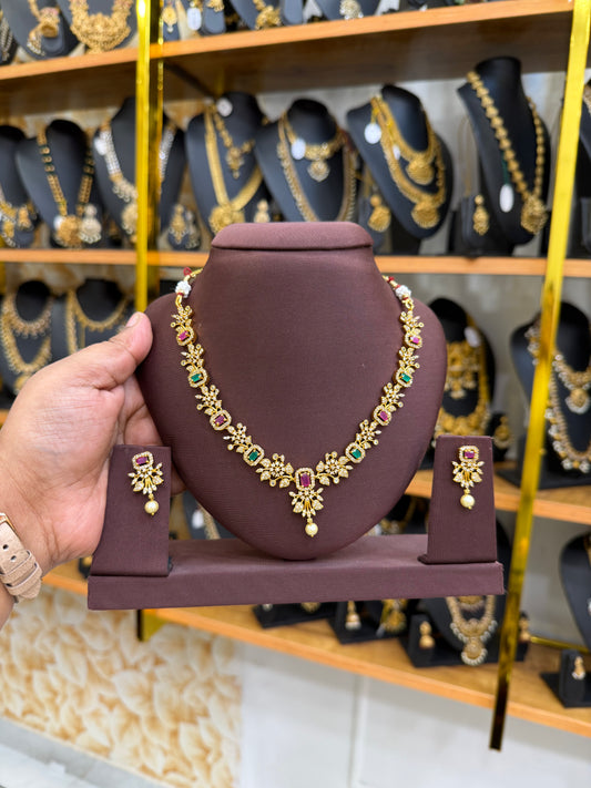 Red and green stone floral necklace