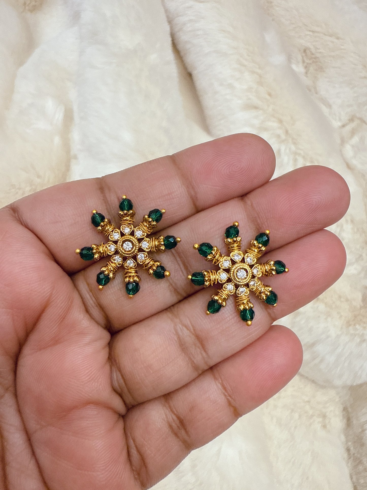 Emerald stone star stud