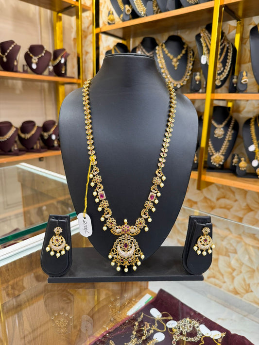 Non idol stone neckpeice