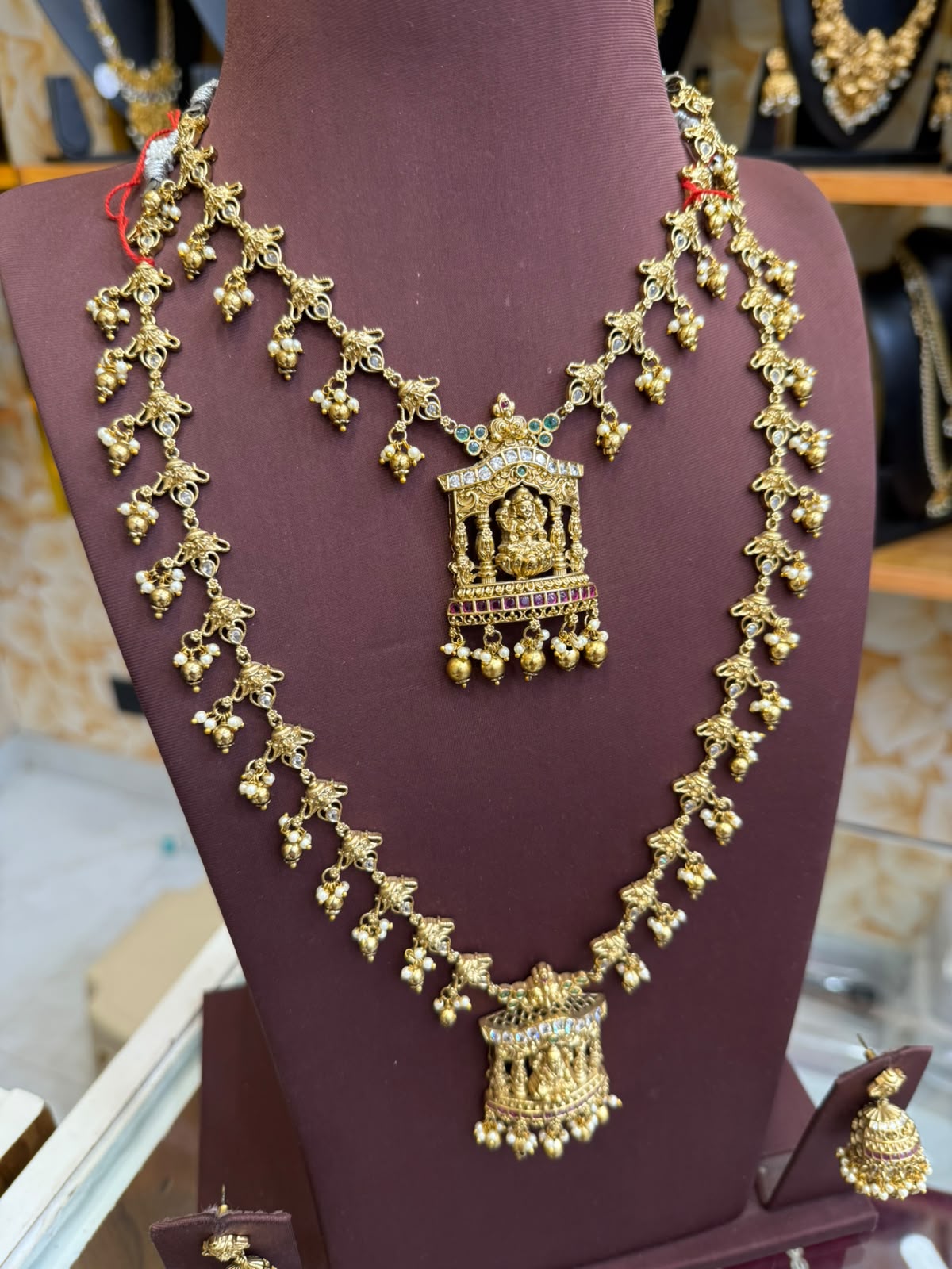 Lakshmi temple set with jumka