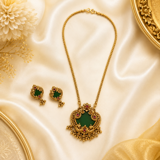 Emerald Aura Pendant Chain