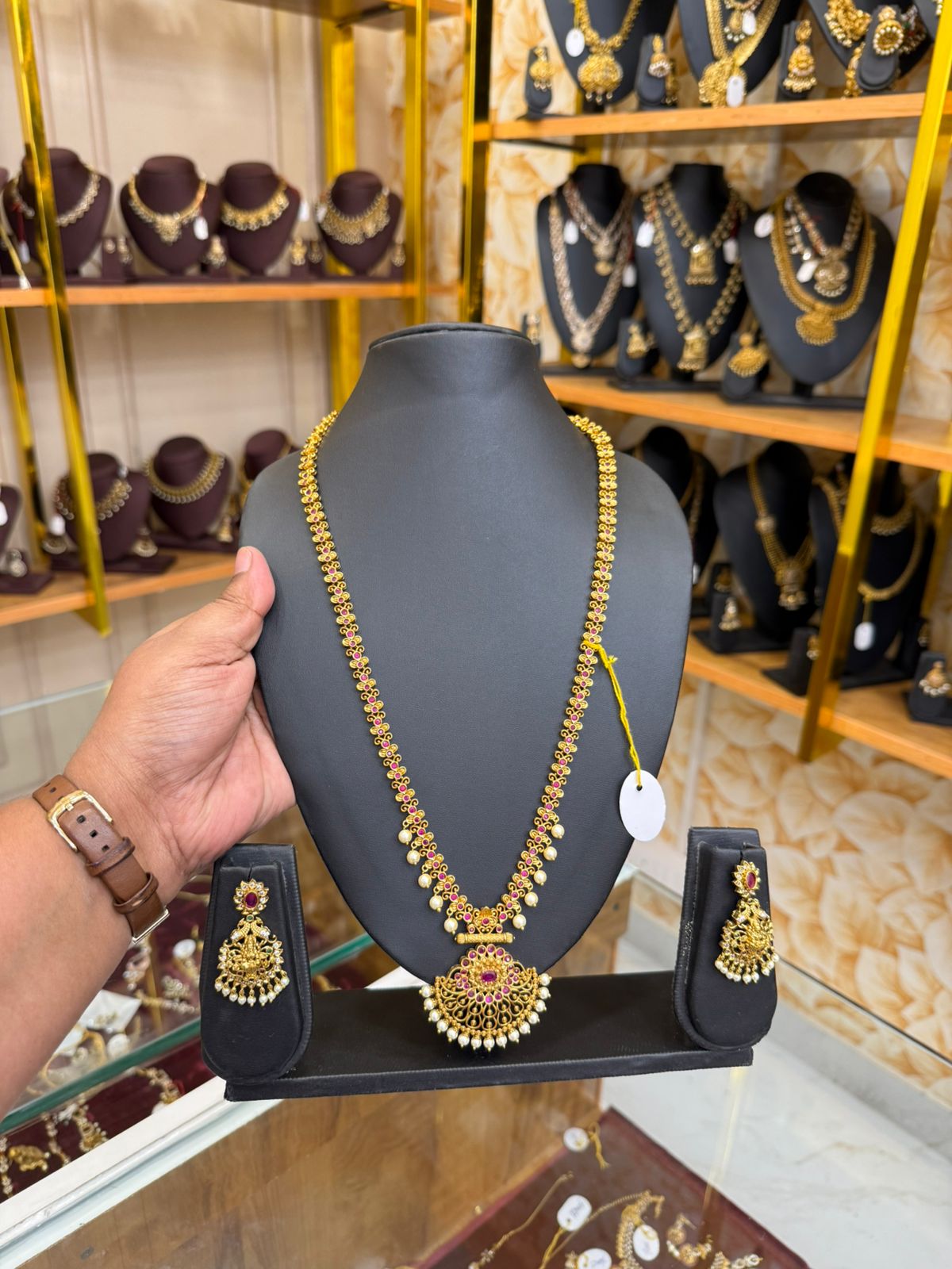 Ruby with white beads haram